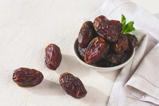 healthy Benefits of Dates for Women's Health and Fertility, dry khajoor for women