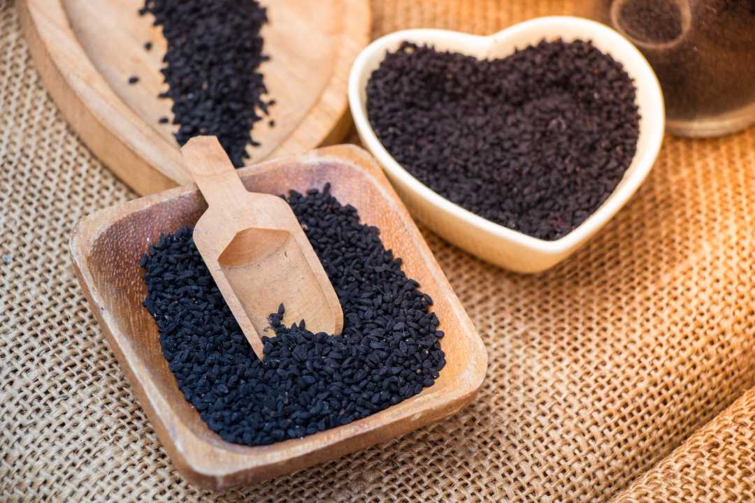 kalonji seeds benefits, uses and side effects