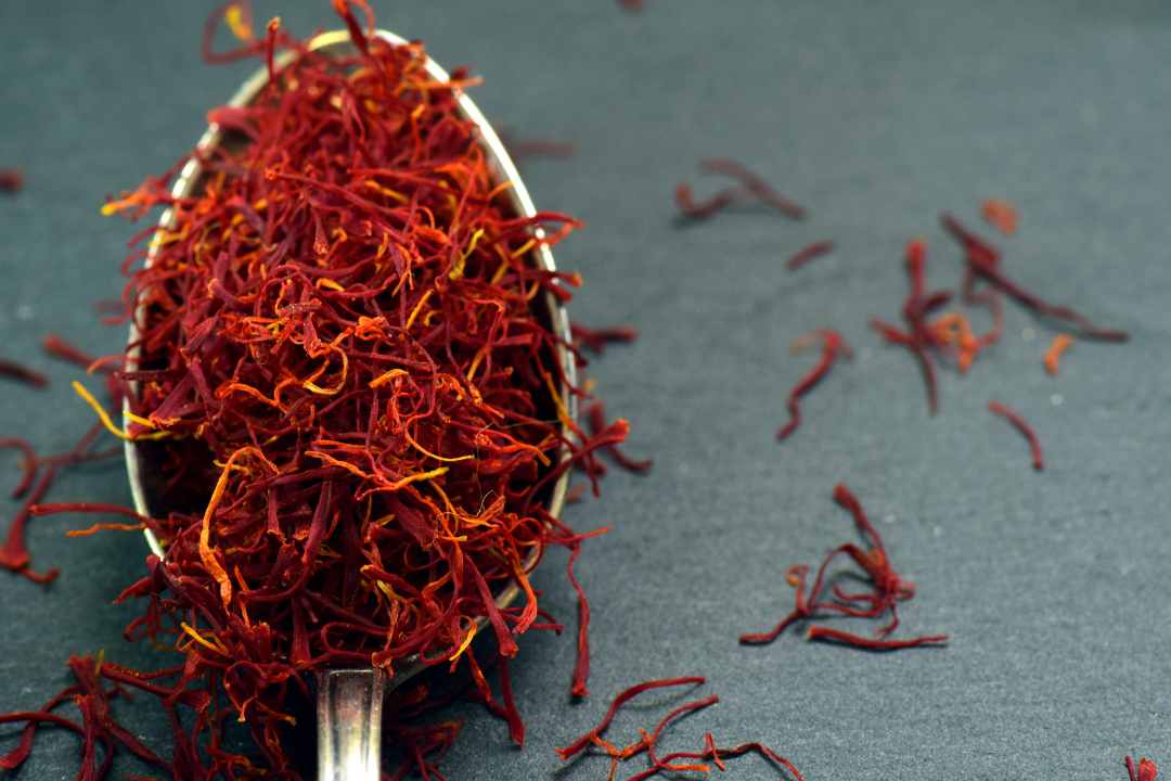 Explore the Benefits of Saffron (Kesar) | Healthy Master
